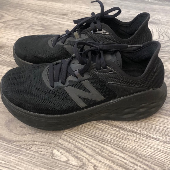 New Balance - Picture 2 of 5